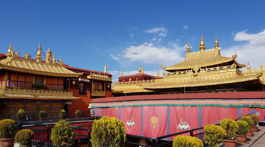 Jokhang Temple & Barkhor Street – The Heartbeat of Lhasa
