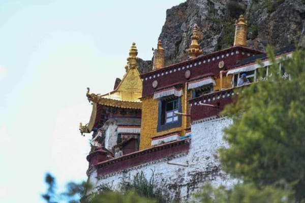 Experiences That Define Gyantse