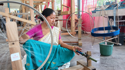 Weaving Identity – The Art of Handloom