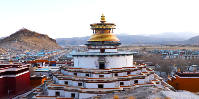 Gyantse Kumbum – A Monument of Many Worlds
